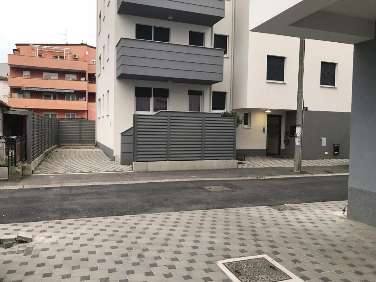 Apartment Sara - Free Parking For 2 Cars Zagreb Exterior photo